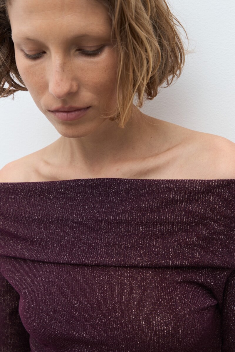 Blusa escote bardot ciruela