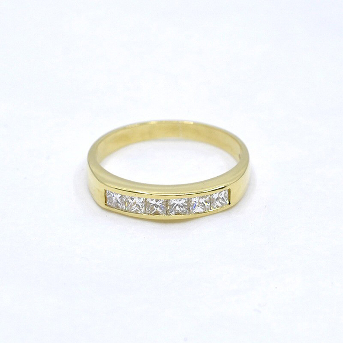 Anillo En Oro 18 Con Brillantes Corte Princesa 