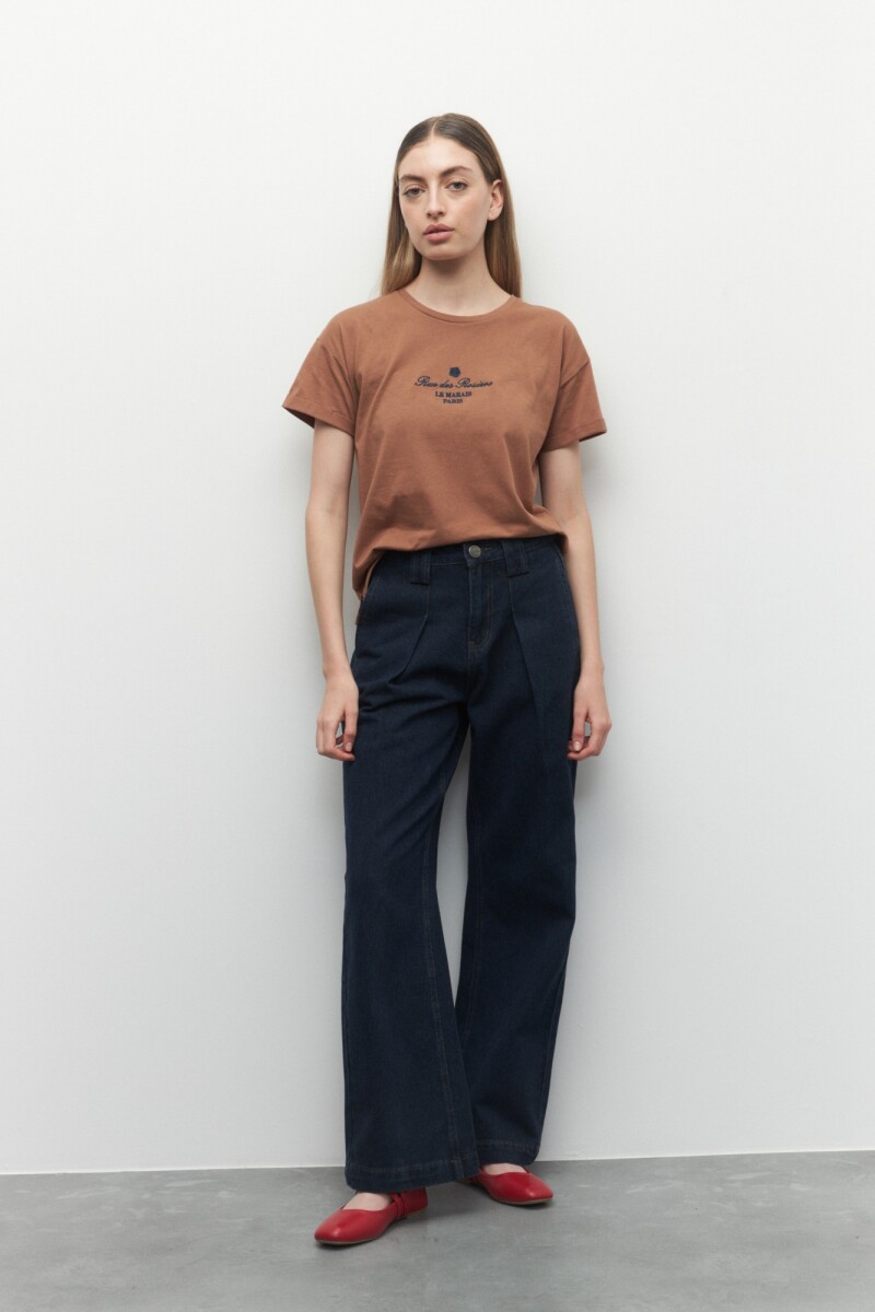 REMERA LE MARAIS Marrón Corteza