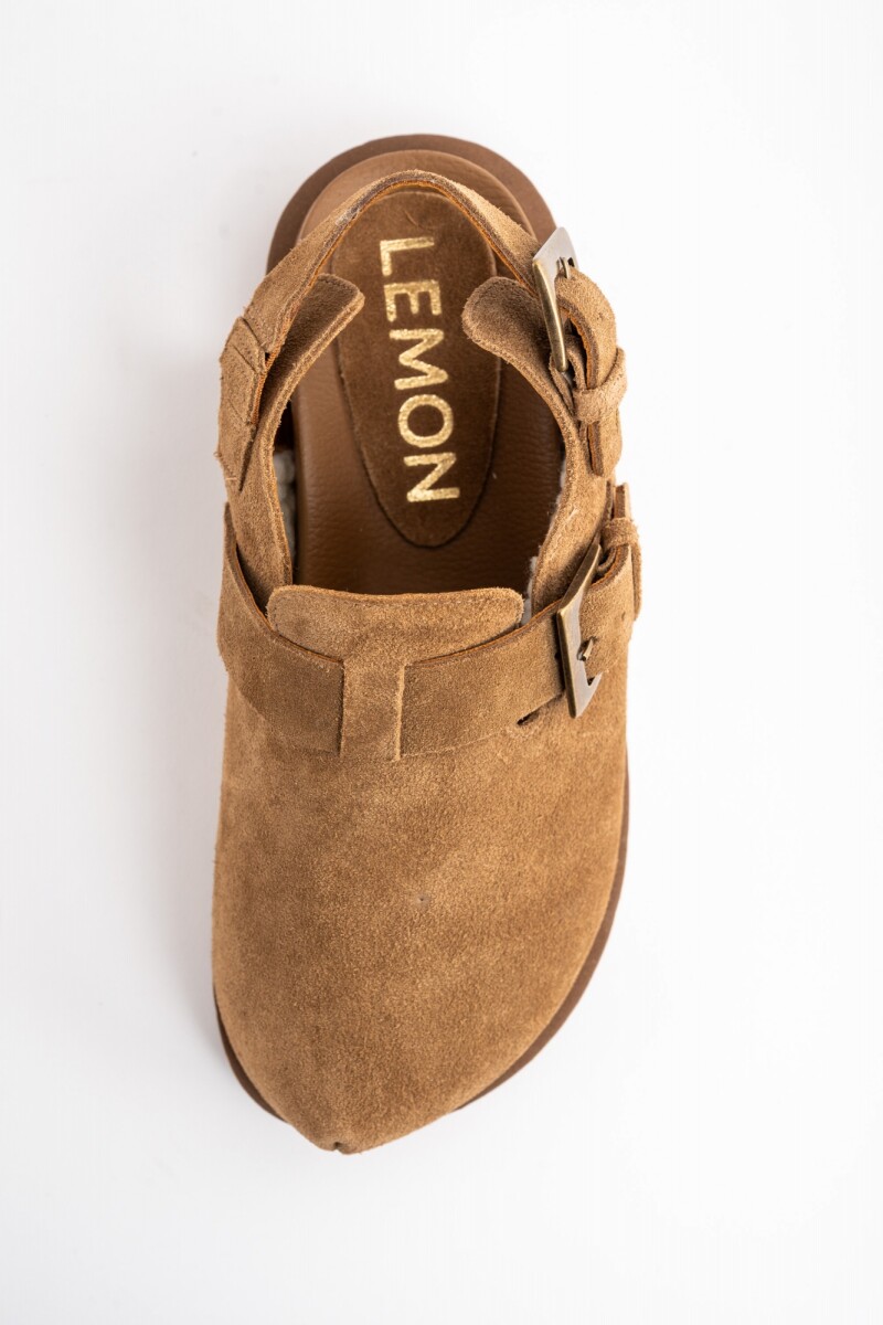 Zueco Gamuza Con Corderito Camel