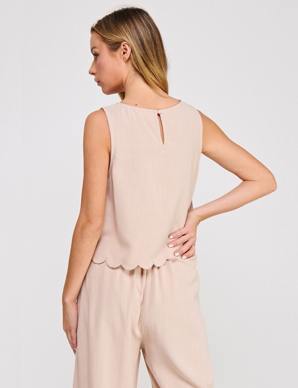 Top Lino Con Ruedo Festoneado BEIGE