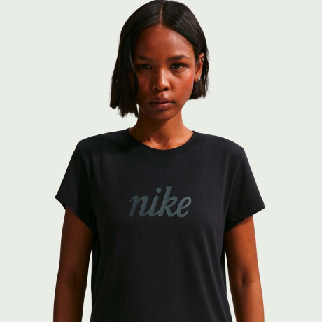 Remera Nike Club Manga Corta Tee Hbr Md S26 de Mujer Negro