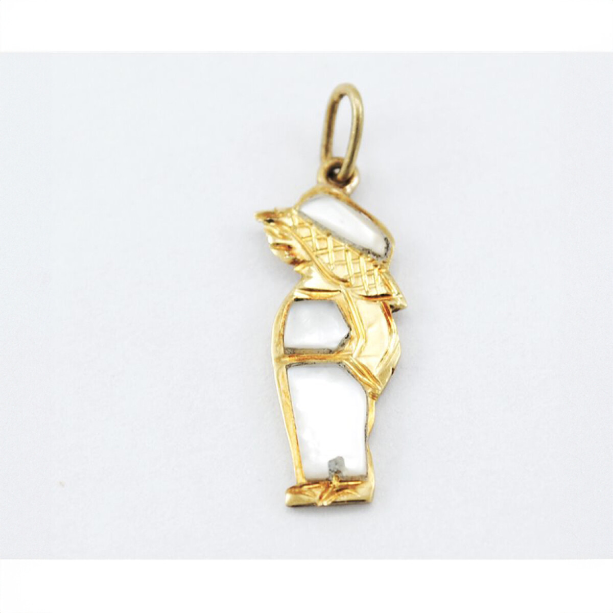 Dije Nene en Oro 18 K Con Nacar 