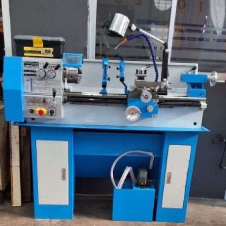 TORNO MECANICO BL250 C 700MM TORNO MECANICO BL250 C 700MM