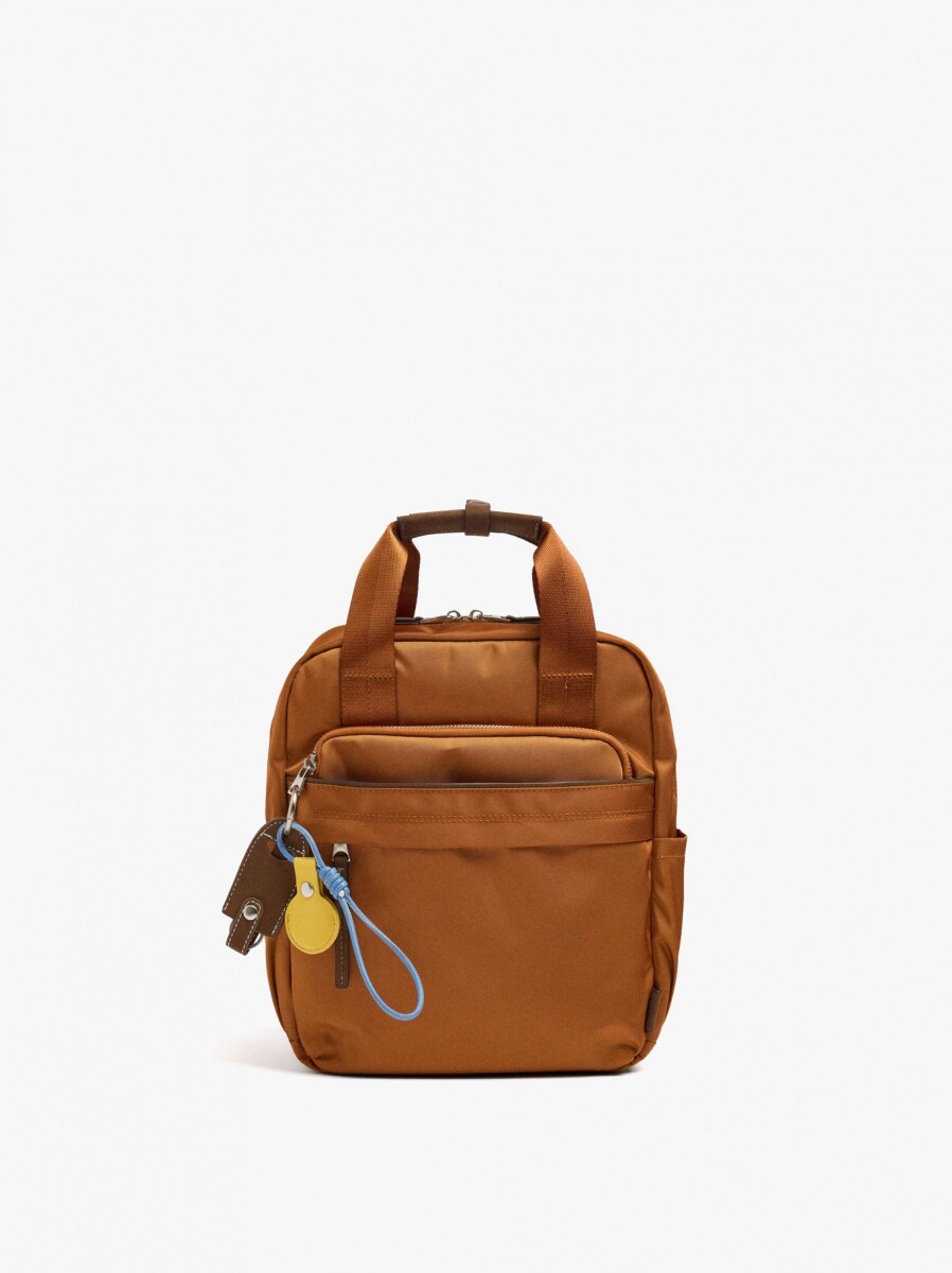 Mochila Básica De Nylon Con Colgante - naranja 