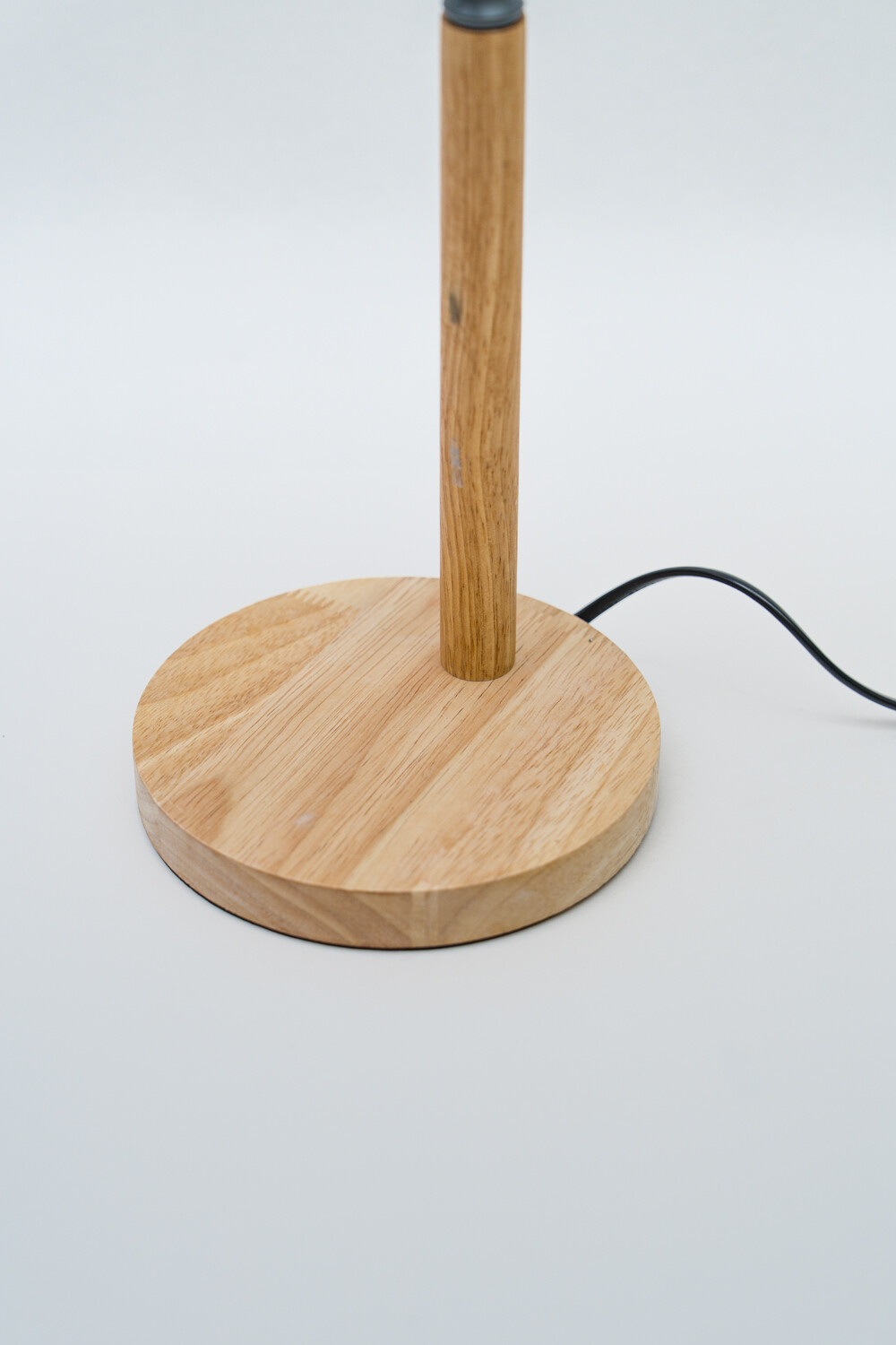 Lampara De Mesa Hiron Gris