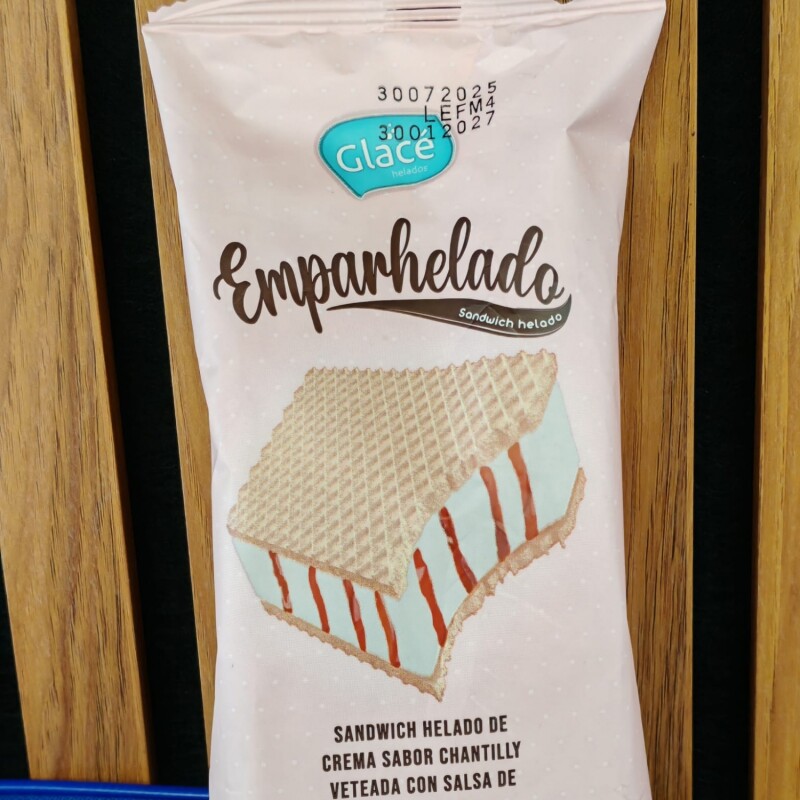 EMPARHELADO CHANTILLY FRUTILLA EMPARHELADO CHANTILLY FRUTILLA