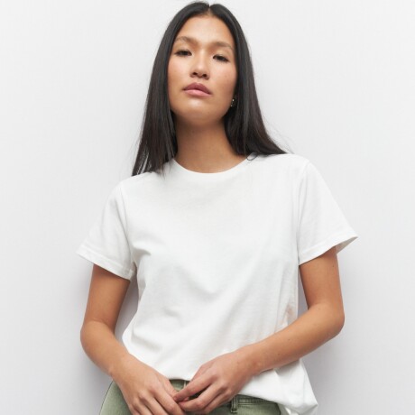 REMERA MONTAGUE Blanco