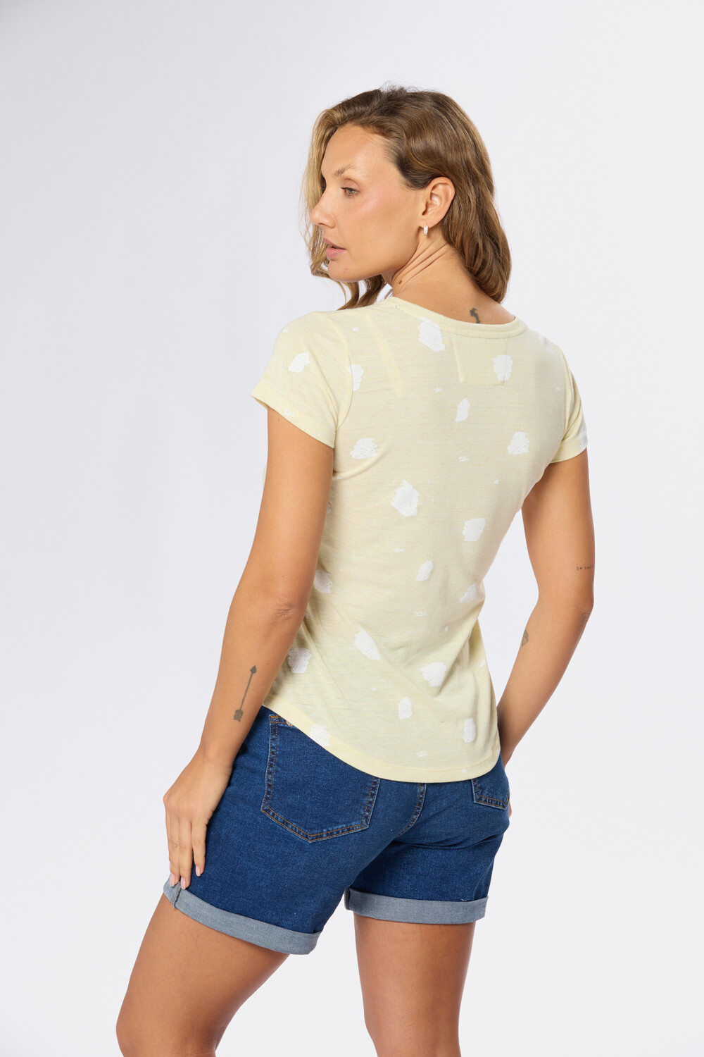 REMERA ESTAMPADA Amarillo