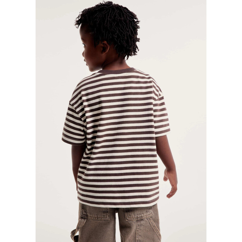 CAMISETA MM MASC MARROM E OFF WHITE