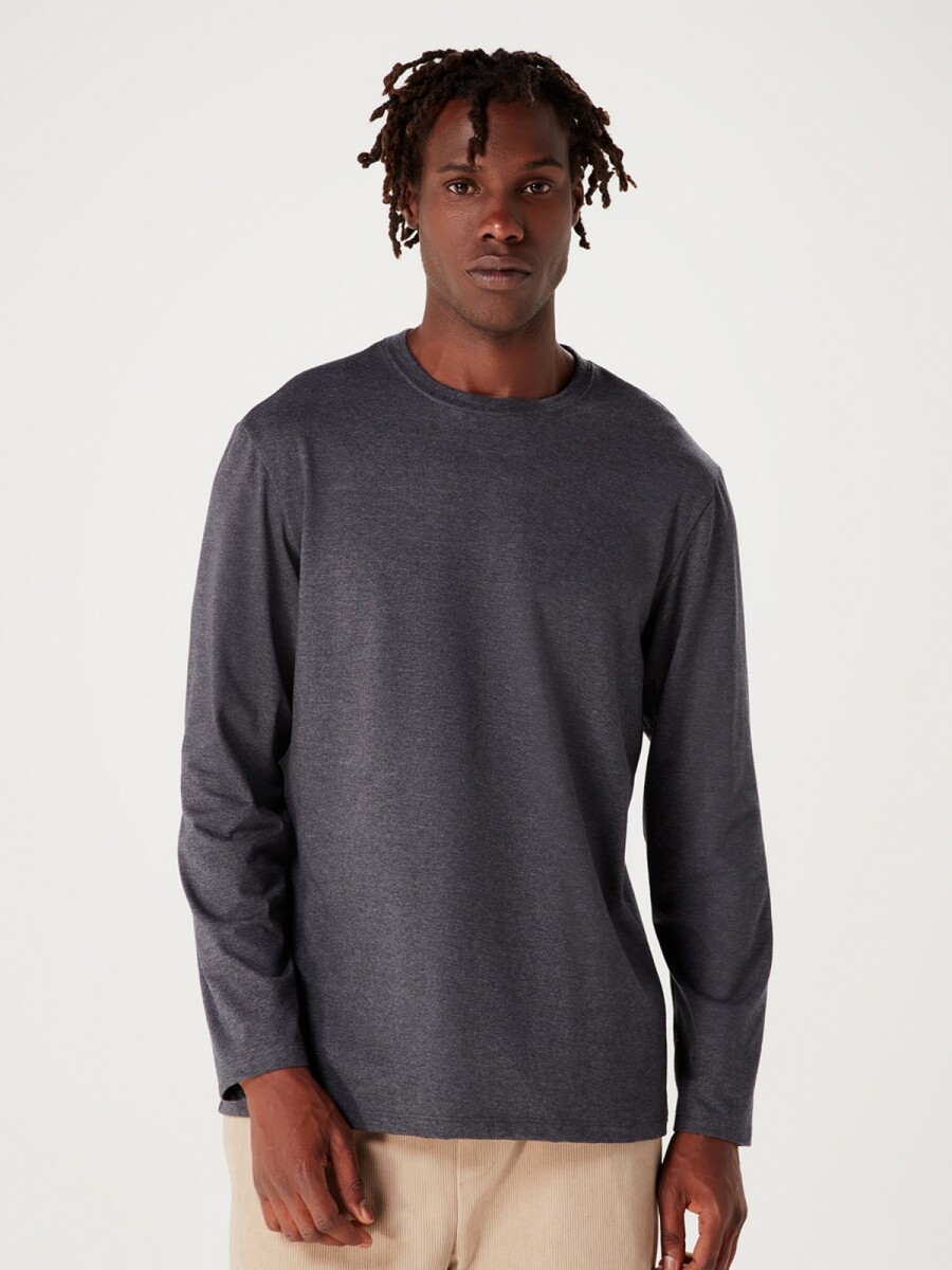 CAMISETA MANGA LARGA - GRIS OSCURO 
