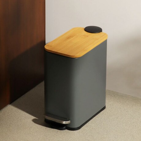 Papelera C/Pedal 5 Lts Alto 22cm x Ancho 17cm Papelera C/Pedal 5 Lts Alto 22cm x Ancho 17cm