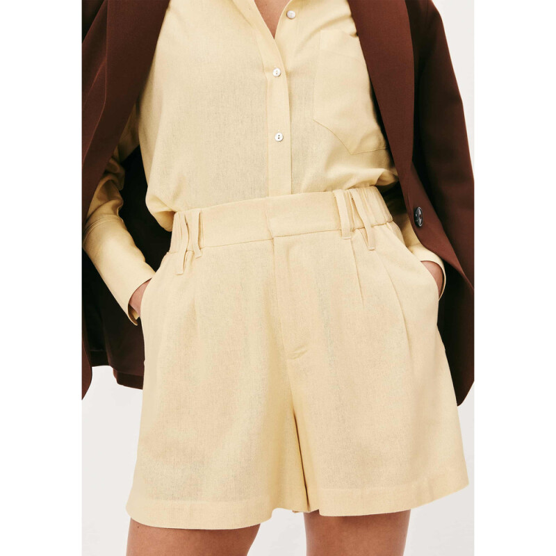 SHORTS FEM AMARELO CLARO