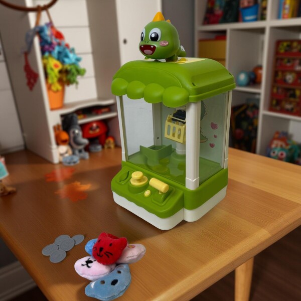 Máquina Infantil Grúa Agarra Juguetes Peluches Con Sonido Ax Variante Color Verde