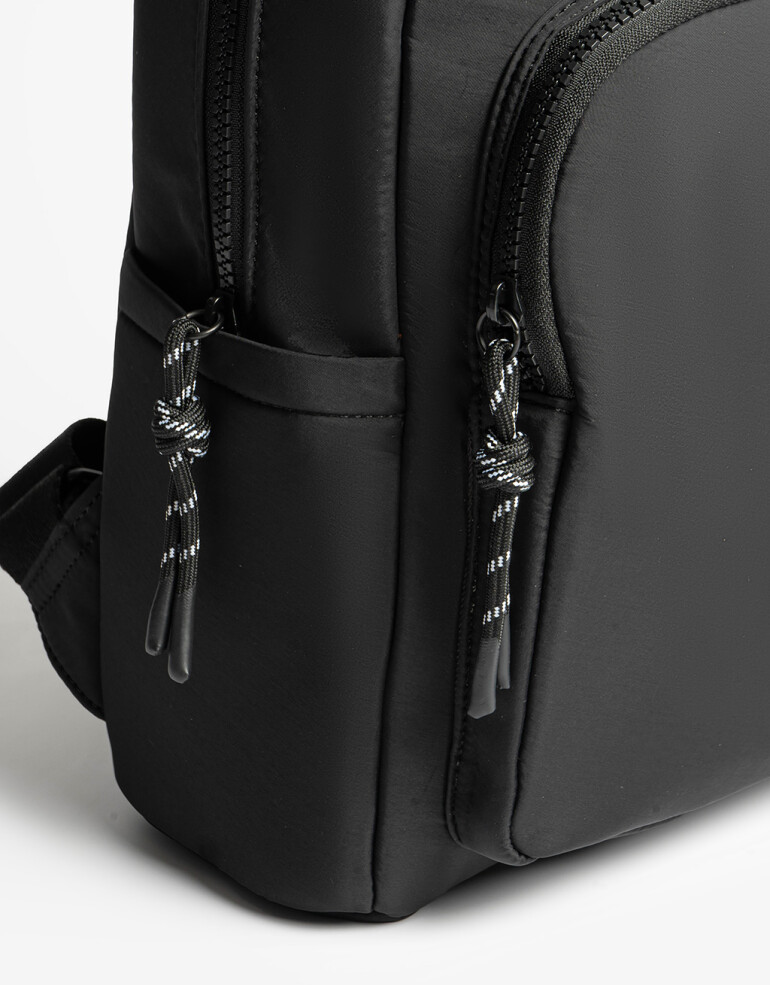 Mochilas Urbanas Nylon Mochila En Material Reciclado - Negro
