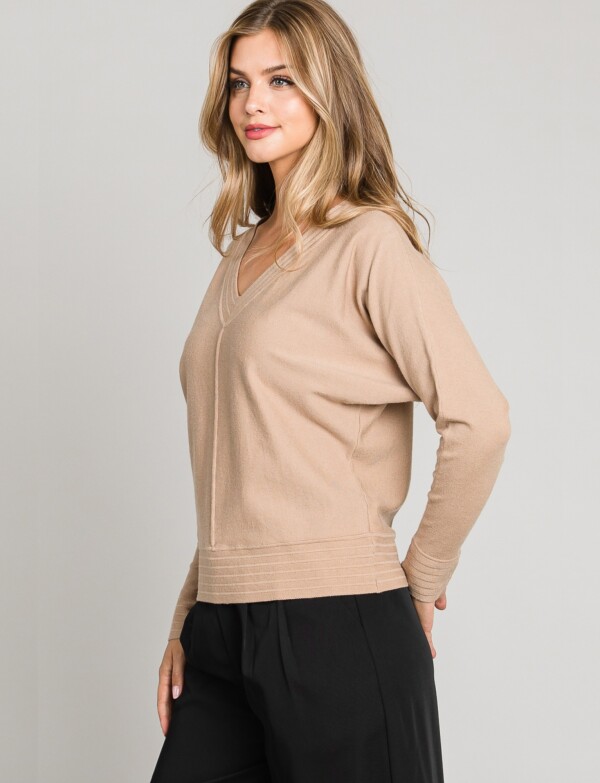 Buzo Tejido Fino Escote V Con Costura Central BEIGE