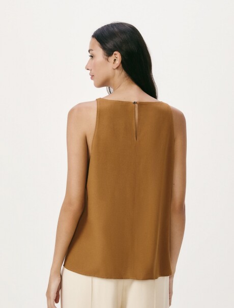 MUSCULOSA HALTER MARRÓN