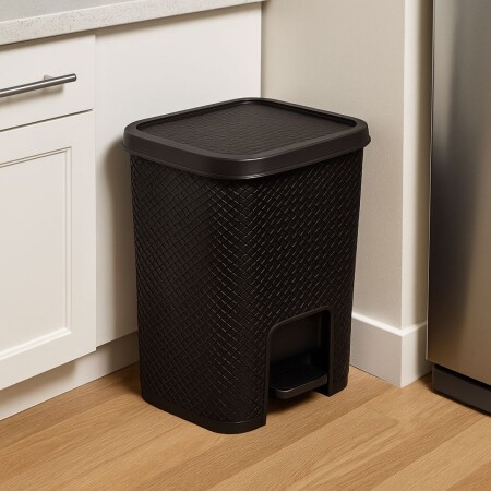 PAPELERA CON PEDAL 12 LTS NEGRA NEGRO