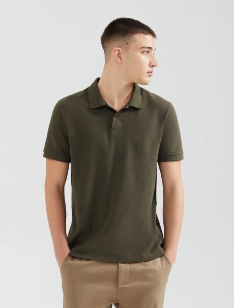 CAMISA DE CUELLO CON BORDADO VERDE MUSGO