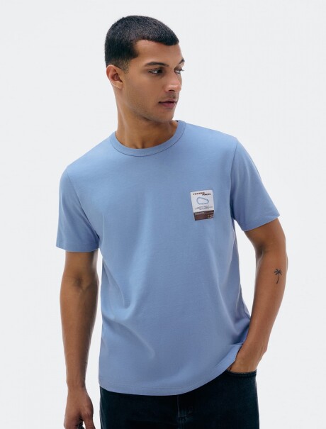 CAMISETA CON ESTAMPA AZUL