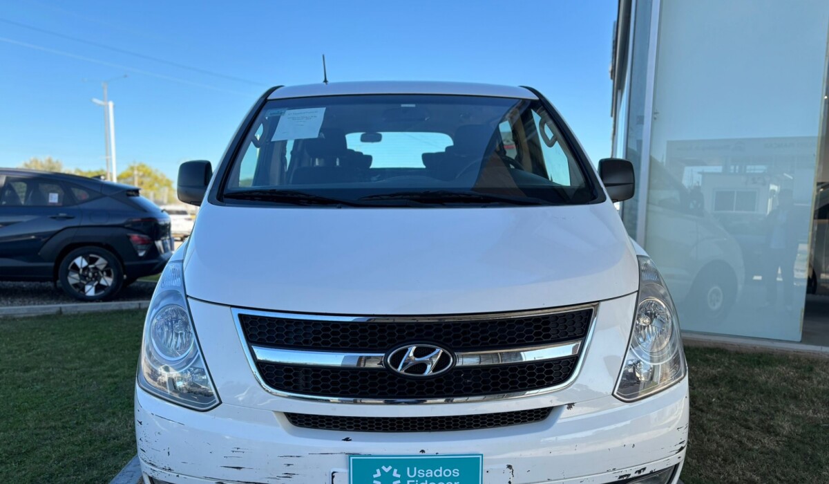 Hyundai H1 12Plz Minibus Diesel - 2014 Hyundai H1 12Plz Minibus Diesel - 2014