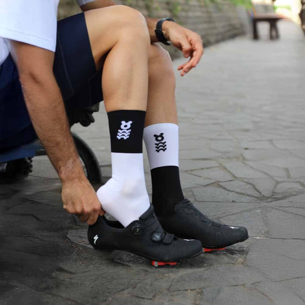 Medias Running Bicolor Unisex Negro/blanco