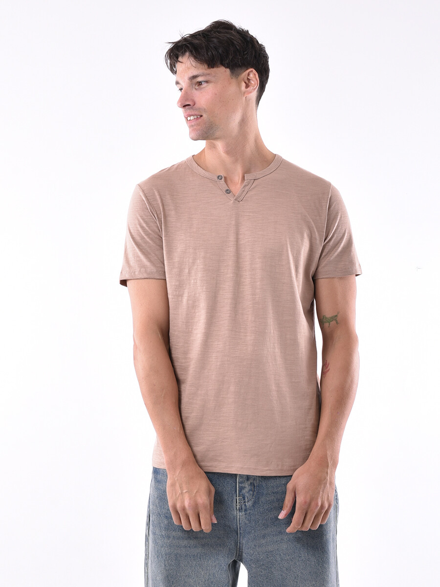 REMERA JULE - MARRON 