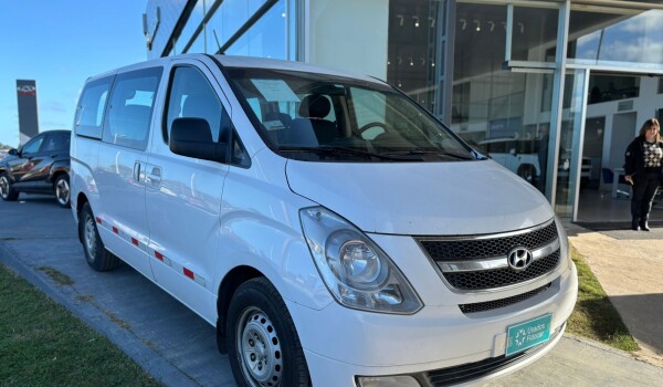 Hyundai H1 12Plz Minibus Diesel - 2014 Hyundai H1 12Plz Minibus Diesel - 2014