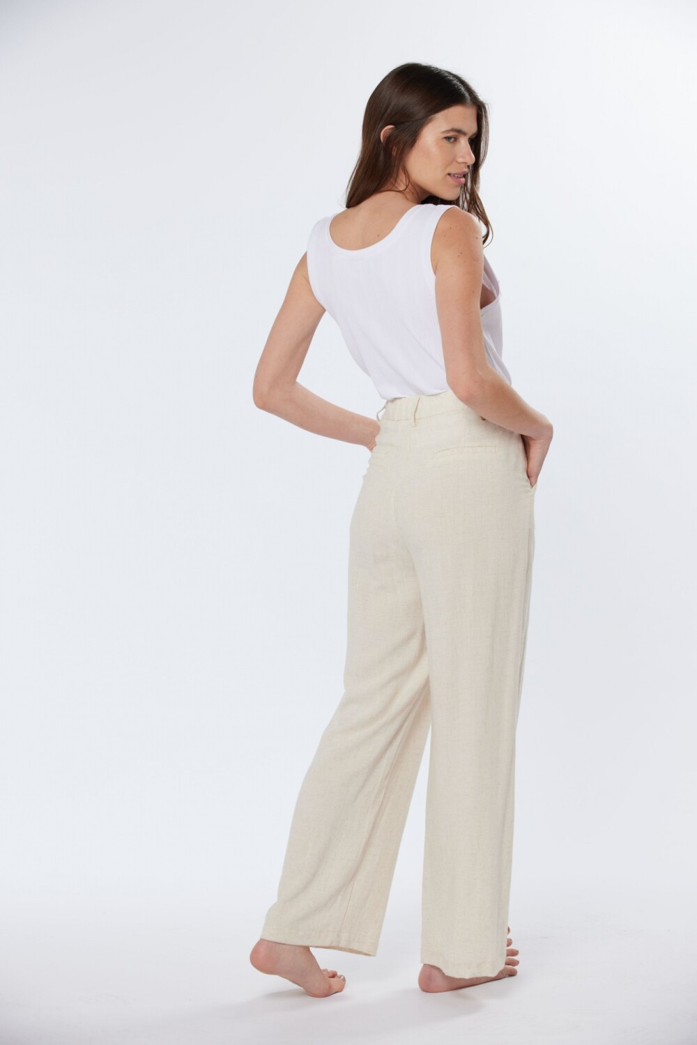 PANTALÓN DE LINO CON MEDIA CINTURA ELASTIZADA Beige