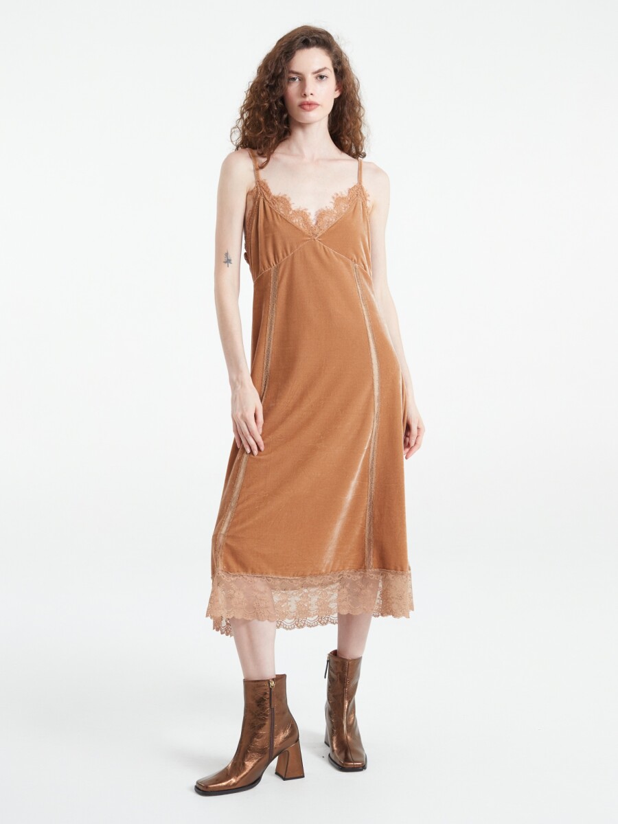 VESTIDO TERCIOPELO 