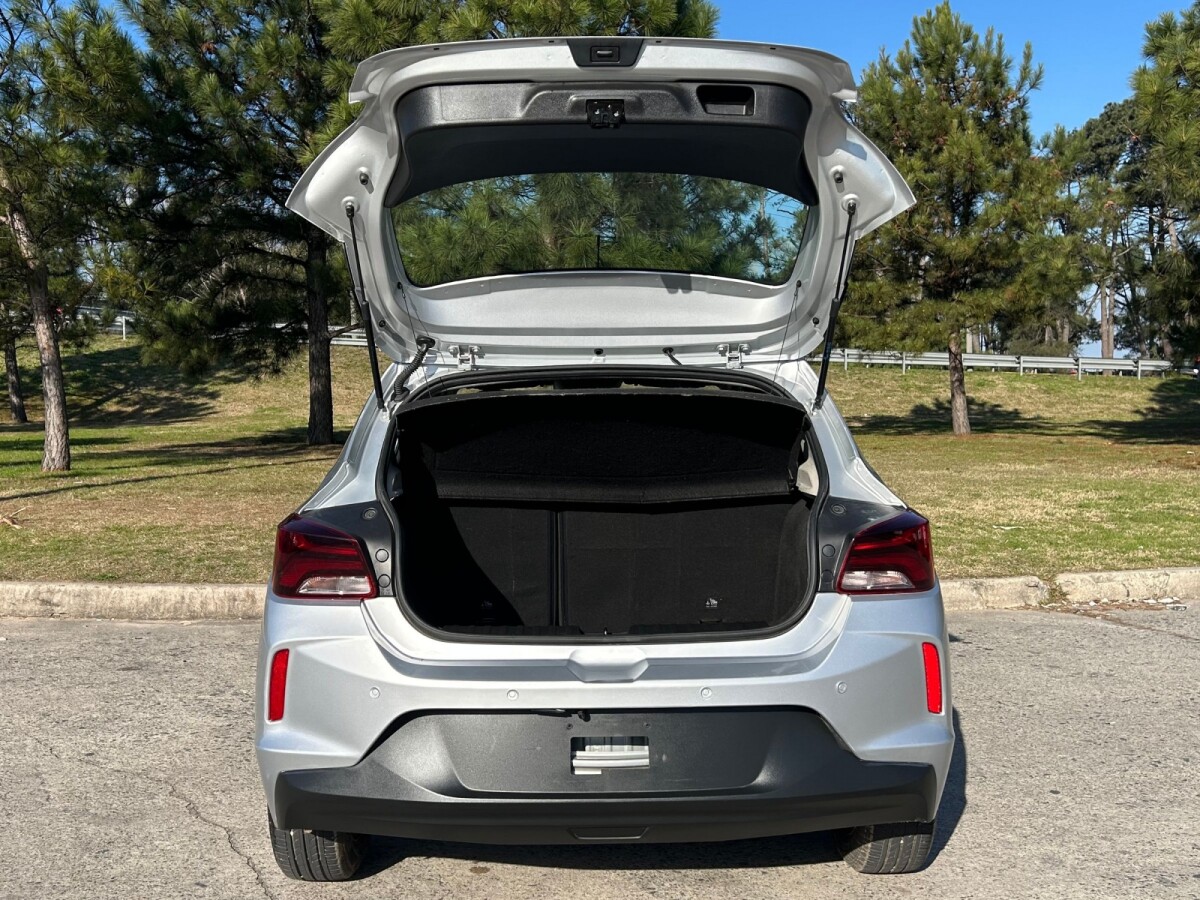 Chevrolet Onix 1.2 LT EXCELENTE ESTADO! | Permuta / Financia Chevrolet Onix 1.2 LT EXCELENTE ESTADO! | Permuta / Financia