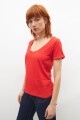 Remera escote en V rojo