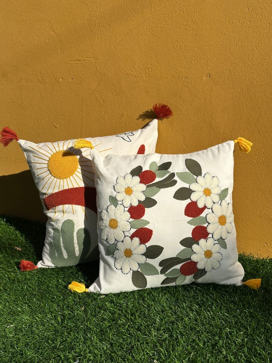 Funda Almohadón Bordada - Modelo 3 