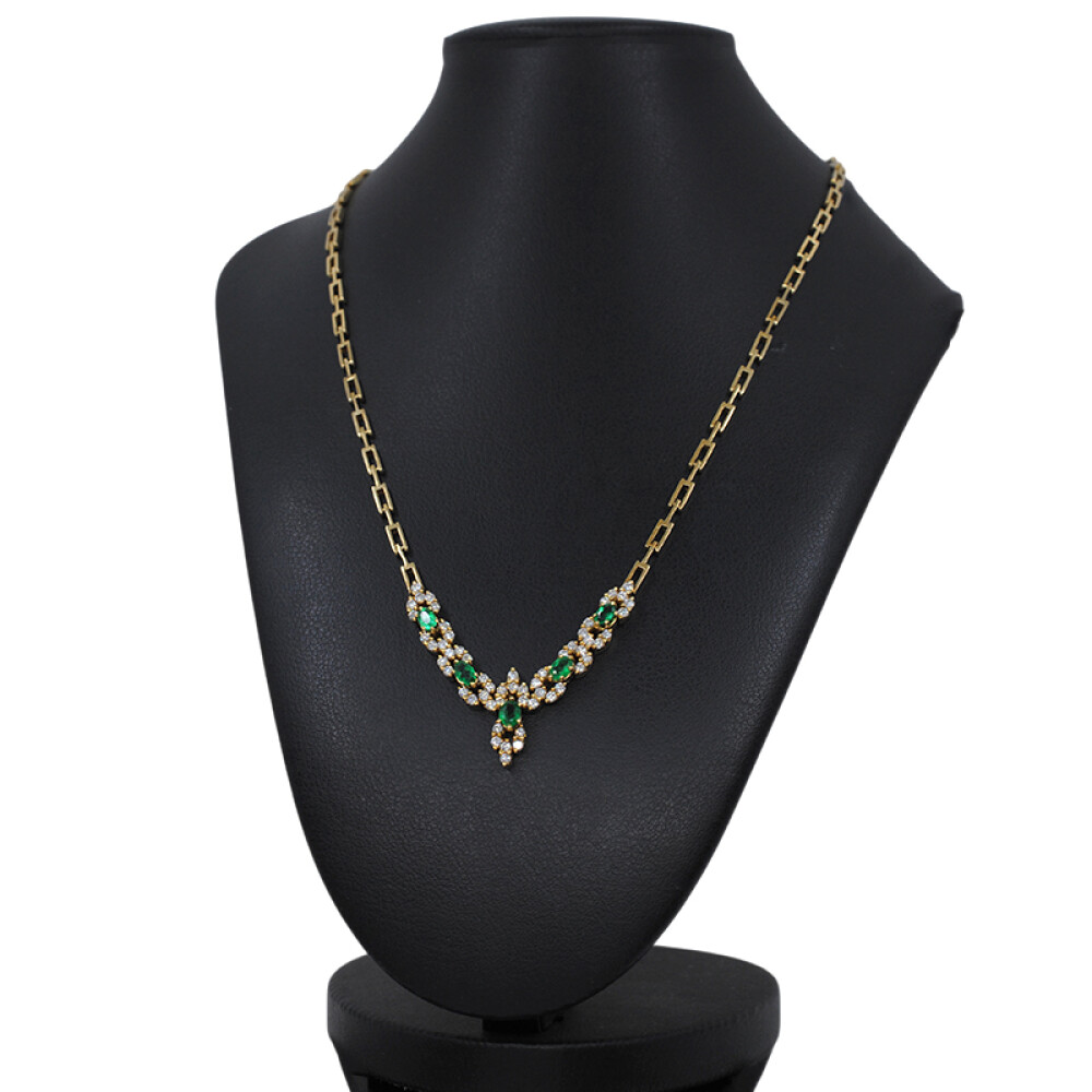Gargantilla en oro 18k , esmeraldas y brillantes. Gargantilla en oro 18k , esmeraldas y brillantes.