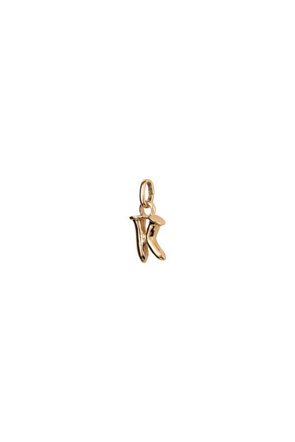 CHARM DE ALEACION DE METALES BAÑADO EN ORO DE 18 K CON FORMA DE LETRA K CON ARGOLLA Charm