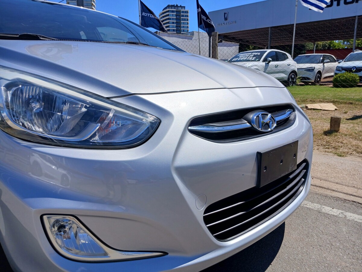 Hyundai Accent GL 1.4 EXCELENTE ESTADO! | Permuta / Financia Hyundai Accent GL 1.4 EXCELENTE ESTADO! | Permuta / Financia