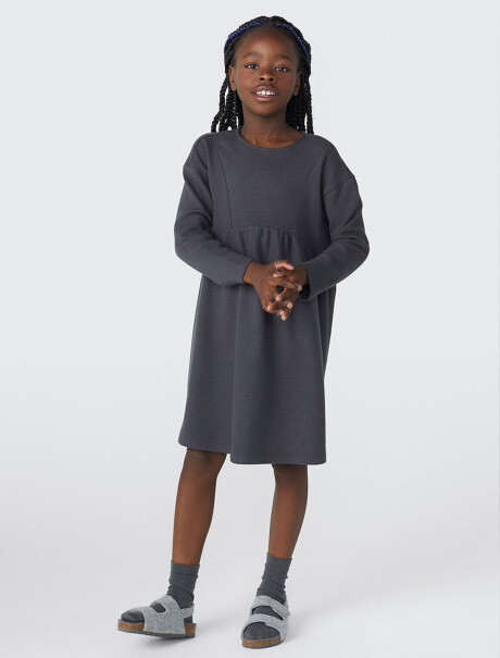 VESTIDO INFANTIL CON TELA ACANALADA GRIS OSCURO