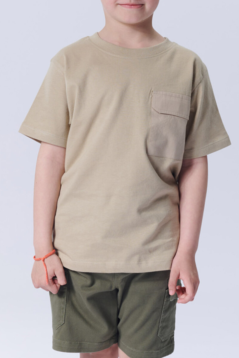 Remera con bolsillo contraste - Tostado 