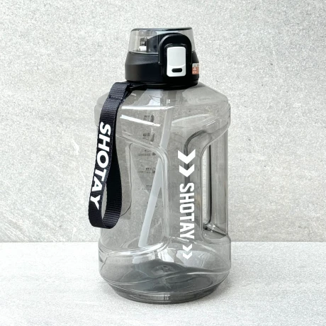 Botella Deportiva Plástica Con Sorbito 2.2L Botella Deportiva Plástica Con Sorbito 2.2L