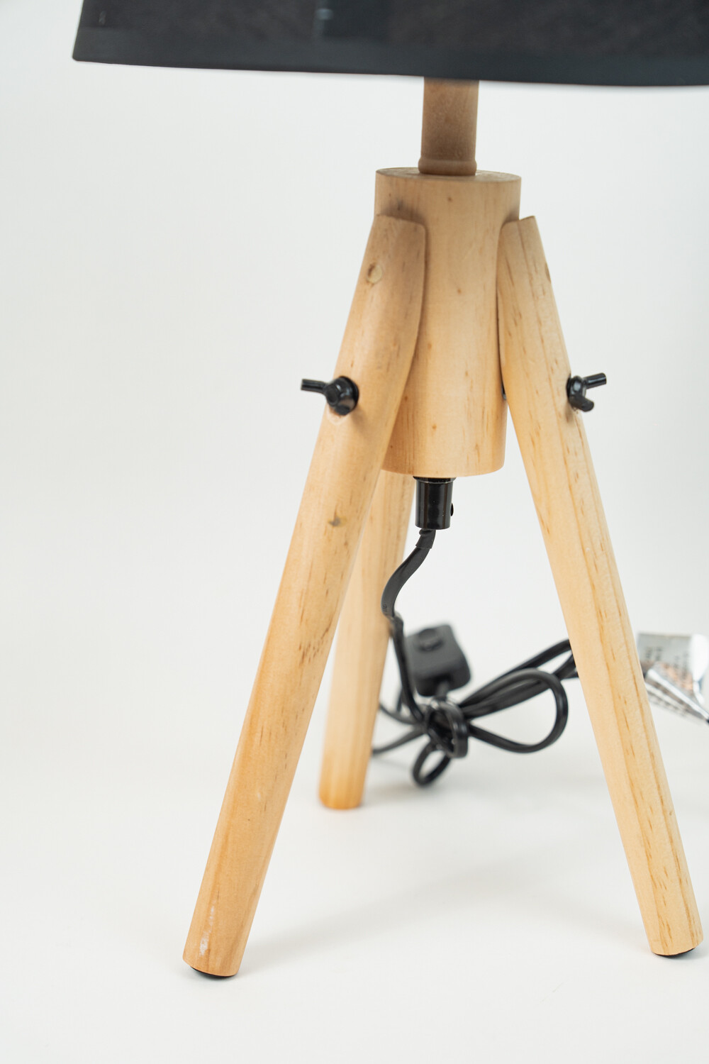 Lampara De Mesa Henderson Negro