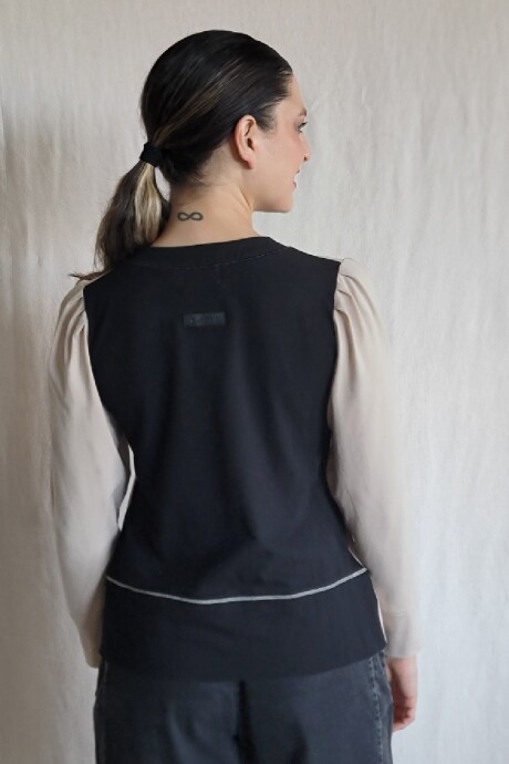 Remera Nina Combinada Beige y negro