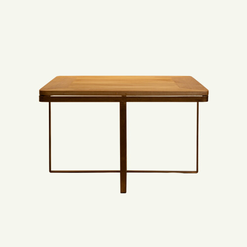 Mesa de living con patas en hierro dorado 72x72x45h (Por pedido) Mesa de living con patas en hierro dorado 72x72x45h (Por pedido)