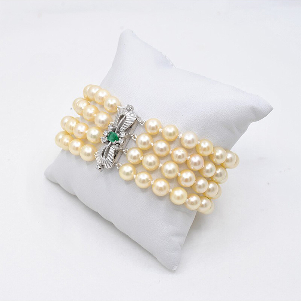 Pulsera Perlas De Cultivo 4 Hilos Con Broche En Oro 18K Blanco, Pasadores, Brillantes Y Esmeraldas. Pulsera Perlas De Cultivo 4 Hilos Con Broche En Oro 18K Blanco, Pasadores, Brillantes Y Esmeraldas.