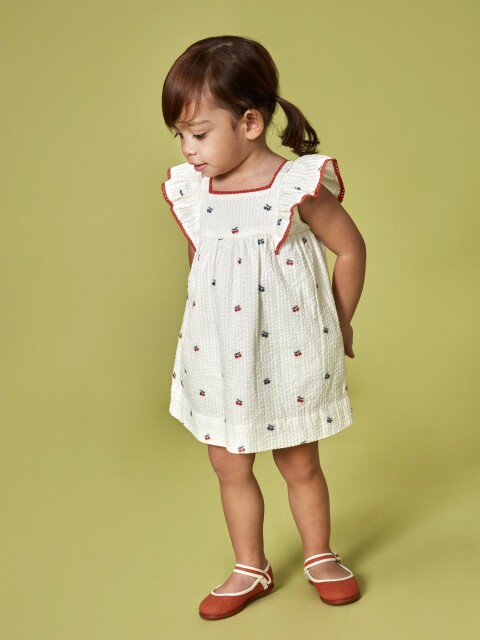 Vestido Estampado Con Volante Gris