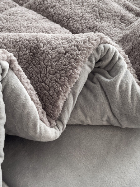 ACOLCHADO VELVET SHERPA GRIS