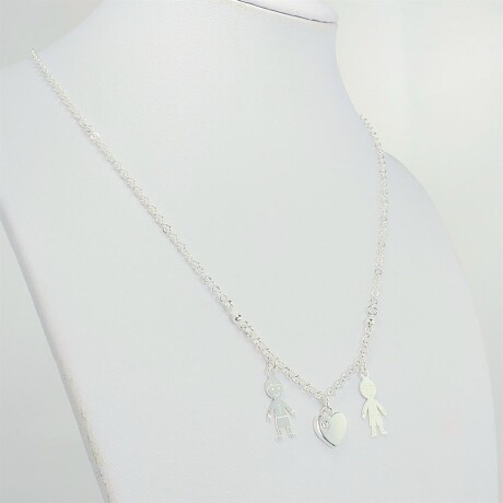 Gargantilla de plata 925, modelo rolito con dijes. Linea Kids, dos varones y corazon con circonia. Gargantilla de plata 925, modelo rolito con dijes. Linea Kids, dos varones y corazon con circonia.