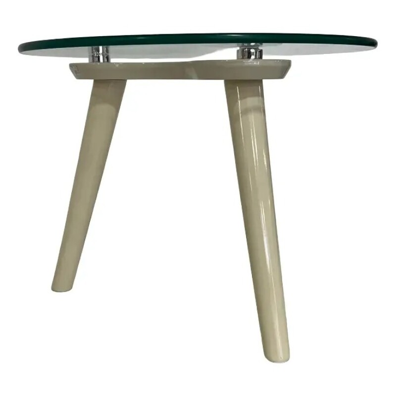 Mesa lateral baja color crema. Tapa de vidrio Mesa lateral baja color crema. Tapa de vidrio