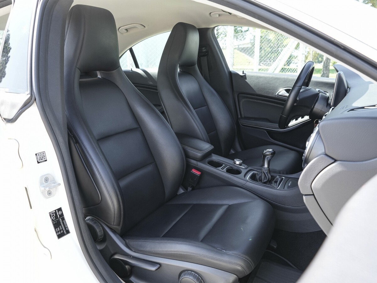 Mercedes-Benz CLA200 con Ficha Oficial | Permuta/Financia Mercedes-Benz CLA200 con Ficha Oficial | Permuta/Financia