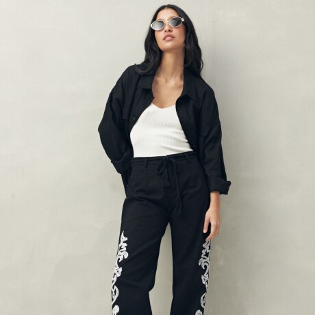PANTALON BALIZAS BORDADO Negro