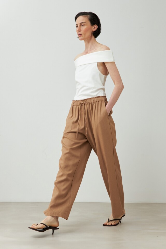 Pantalón pijama de lino tostado